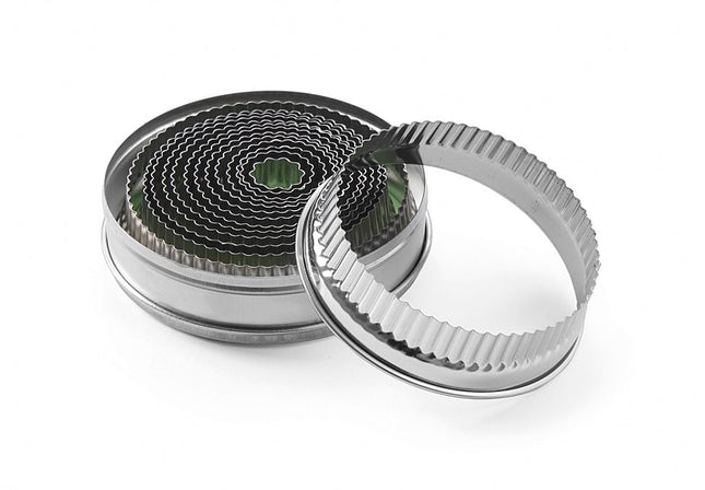 Round Pastry Cutters Set with Serrated Edge | HENDI | 14 pcs | ø18-108mm