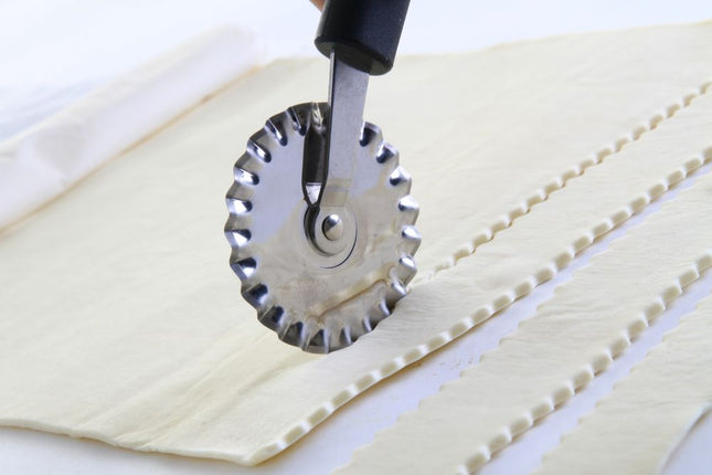 Serrated Dough Cutter | HENDI | 188mm Length 2