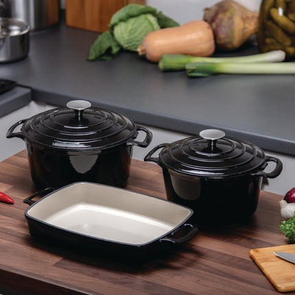 3-Piece Roasting Pan and Oven Dish Set | Vogue 2