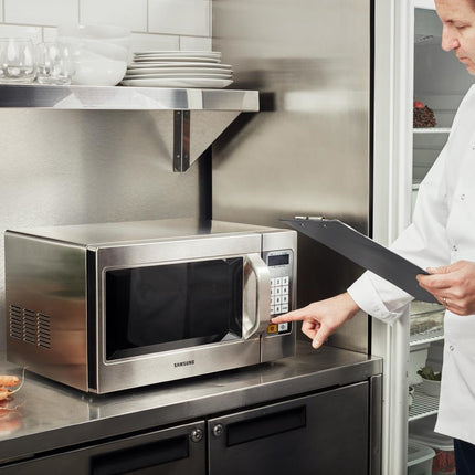 Light-Duty Microwave Oven 1100W | Samsung CM1099 5