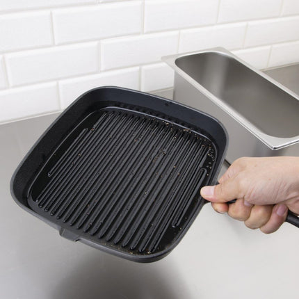 Vogue Square Cast Iron Induction Grill Pan | 24.1 cm | Ribbed Surface 3