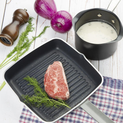 Aluminium Non-Stick Ribbed Grill Pan 24cm | Vogue 3