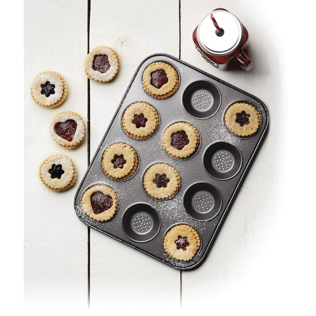 Crusty Bake Non-Stick Shallow Baking Tray | Masterclass | Perforated 2