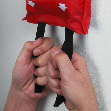 Fire Blanket FEX-15900 160x180 cm with Mounting Eyelets and Handles 2