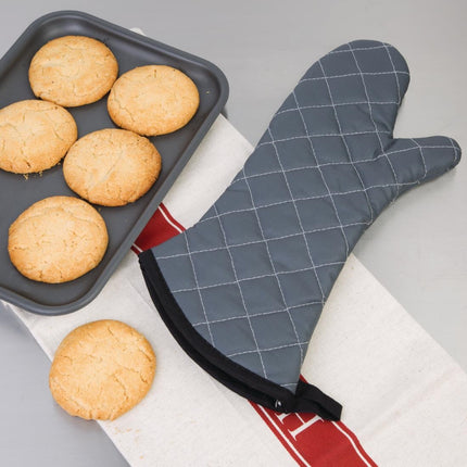 Flame-Resistant Charcoal Oven Mitt 17" | Vogue 3