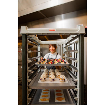 Ultimate Full-Height Bakery Cart 600x400 mm | Cambro 3