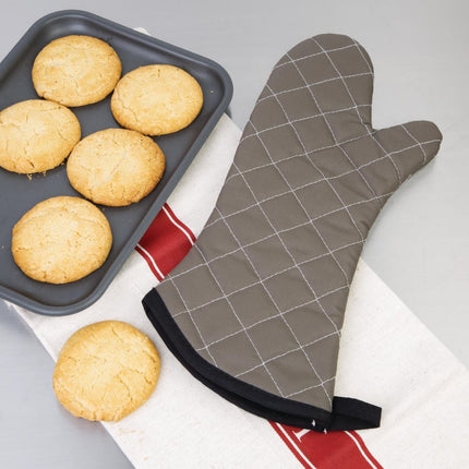 Light Brown Flame-Resistant Oven Mitt 43cm | Vogue 3