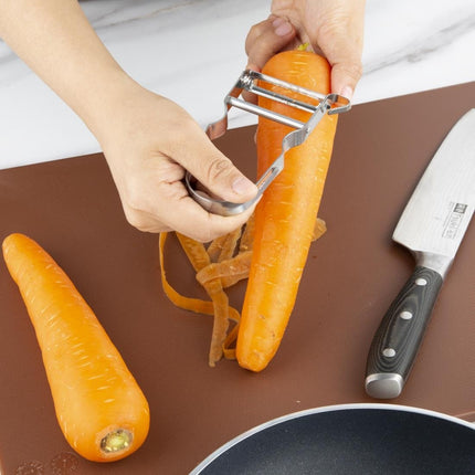 Stainless Steel Vegetable Peeler | Vogue 3