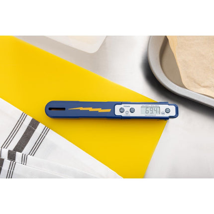 Waterproof Pen Thermometer with BioCote® Antibacterial Protection | Comark 7